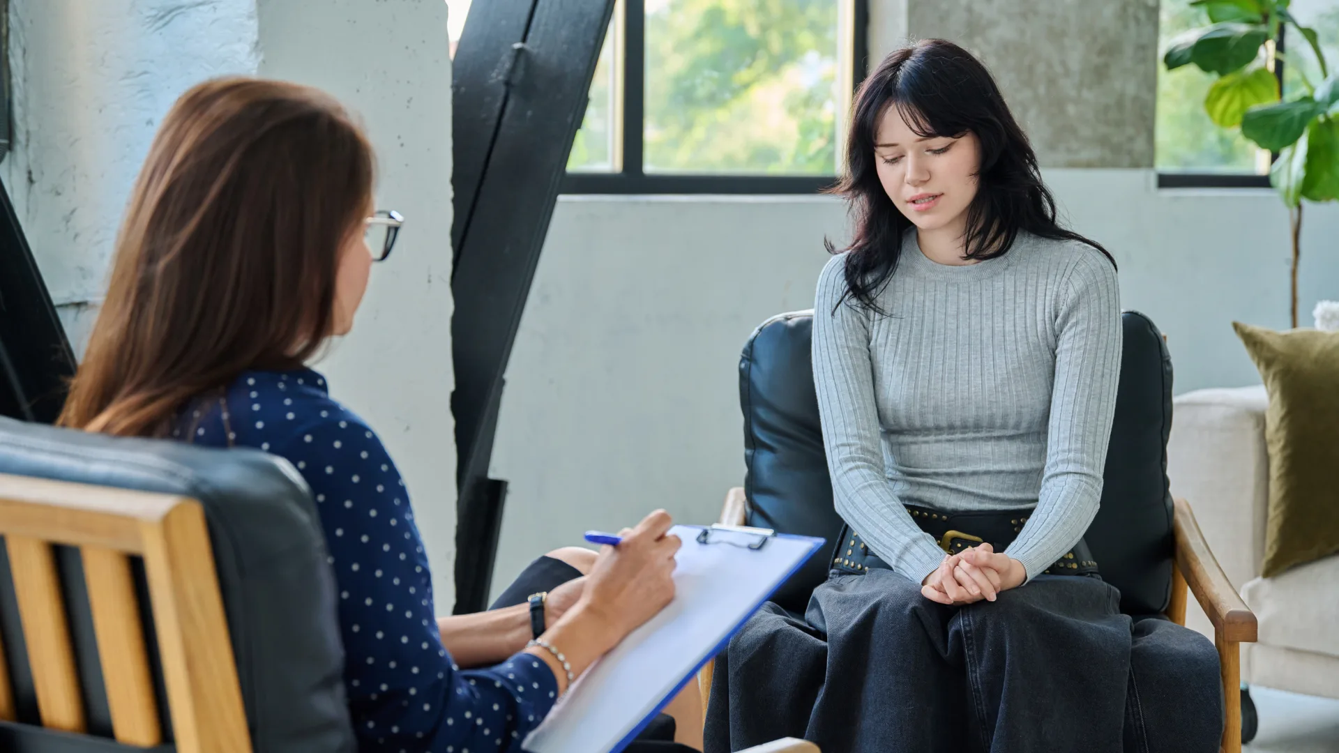 Signs of Autism in Adults discuss psychologist with adult