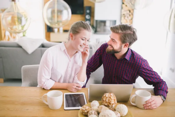 Couple discussing relationship and mental wellbeing during bipolar disorder treatment in Dubai.
